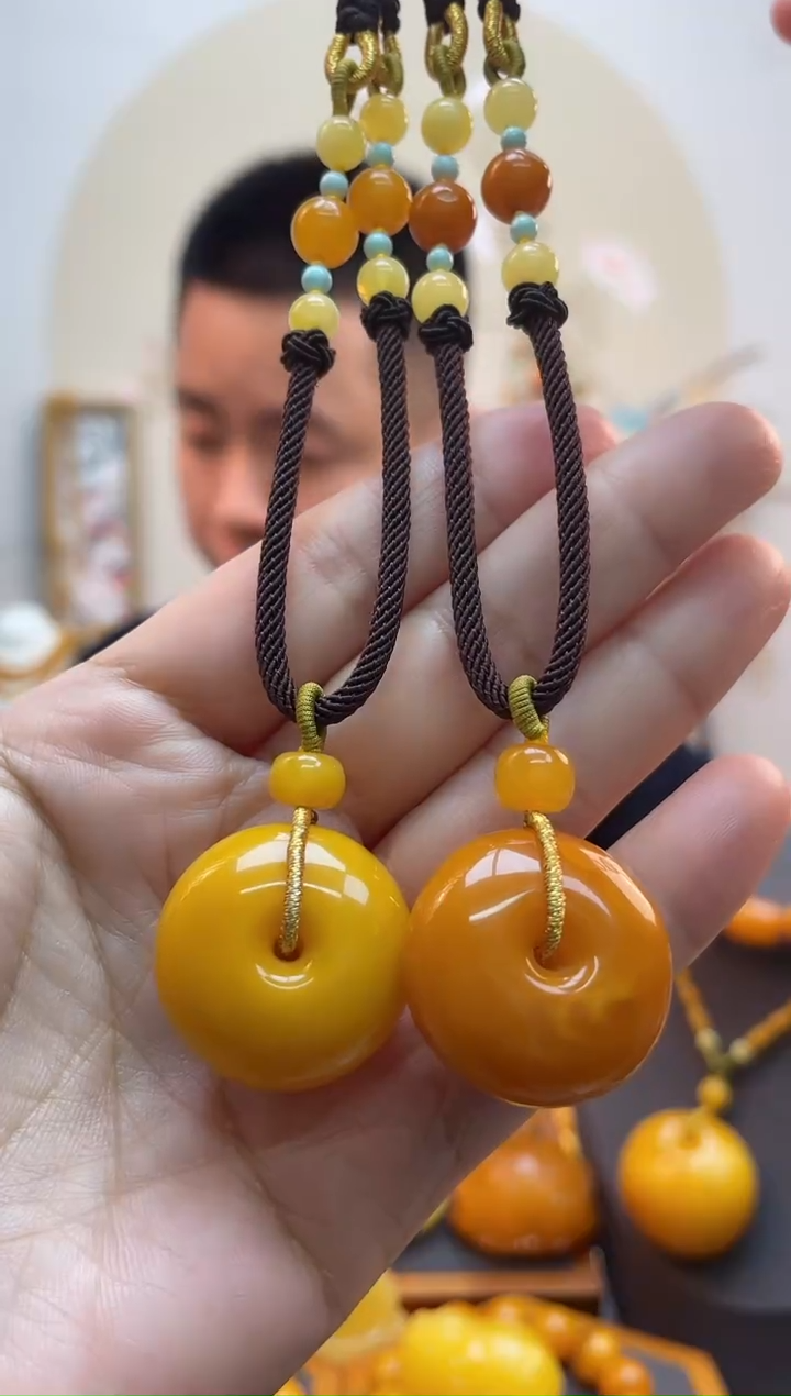 【闪购商品】蜜蜡珠宝奇石未镶嵌假一罚十，多样性发其一平安扣