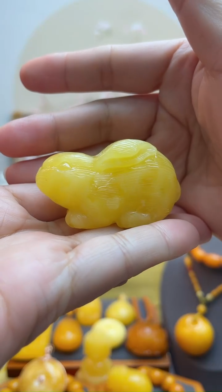 【闪购商品】蜜蜡珠宝奇石未镶嵌假一罚十，雕刻件