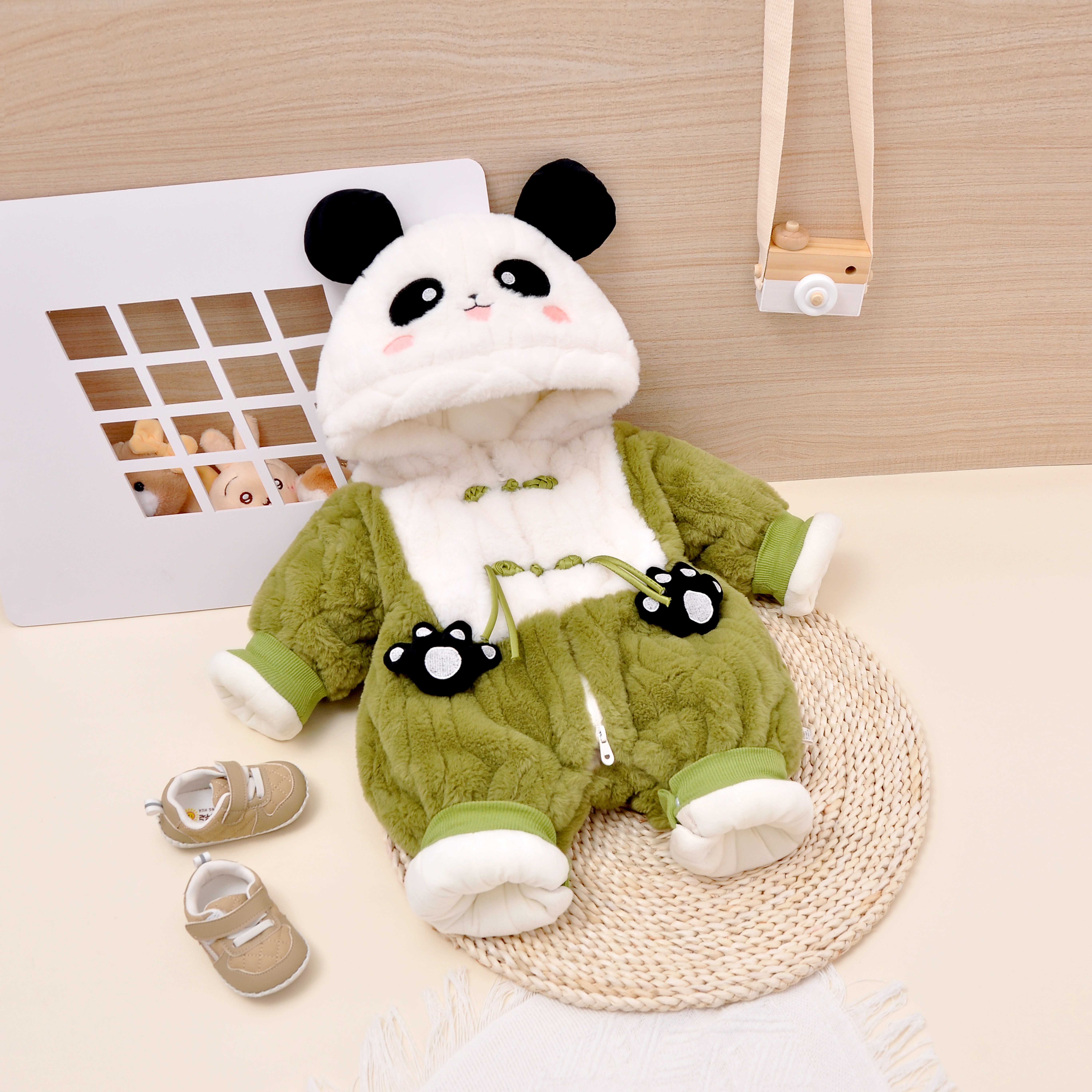 婴儿衣服秋冬款外出连体衣哈衣加绒夹棉保暖婴儿宝宝冬装可爱超萌