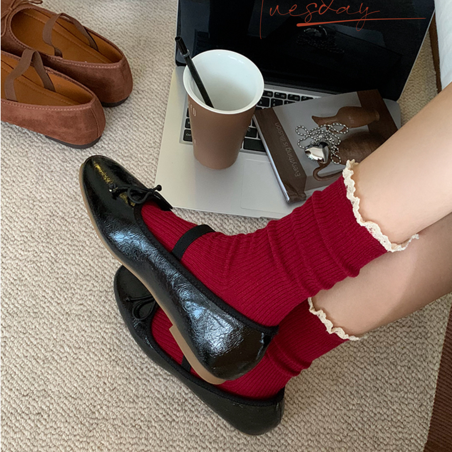 红色袜子女中筒袜春秋季纯棉蕾丝花边潮日系竖纹显瘦秋款长堆堆袜