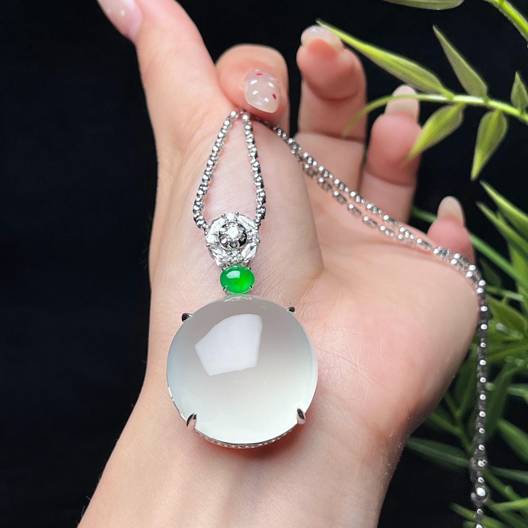 18k金钻石镶嵌高冰天然翡翠项链冰透轻奢坠链时尚