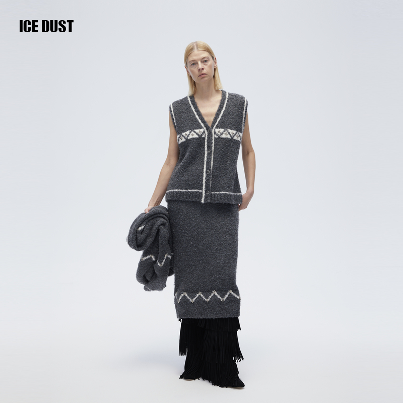 ICEDUST 冬季系列新款撞色提花钉珠针织无袖开衫马甲上衣女士