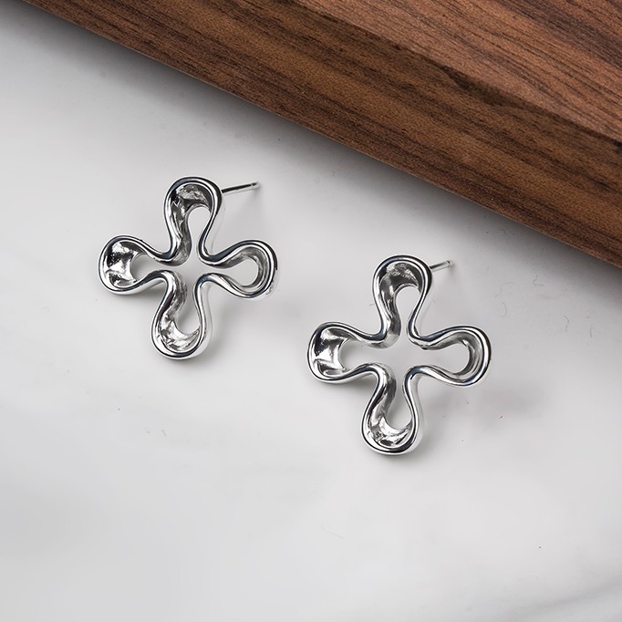 925银耳饰 镂空简约四叶花耳钉手工气质轻奢百搭小众耳环个性素款