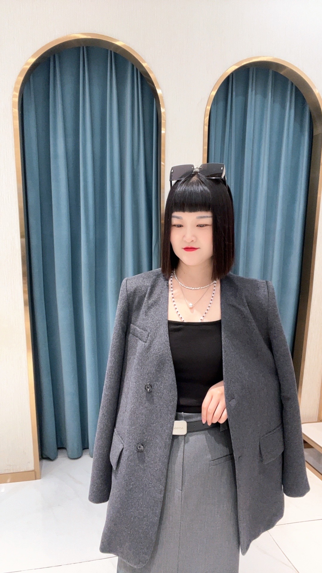 金2024V领中长大衣