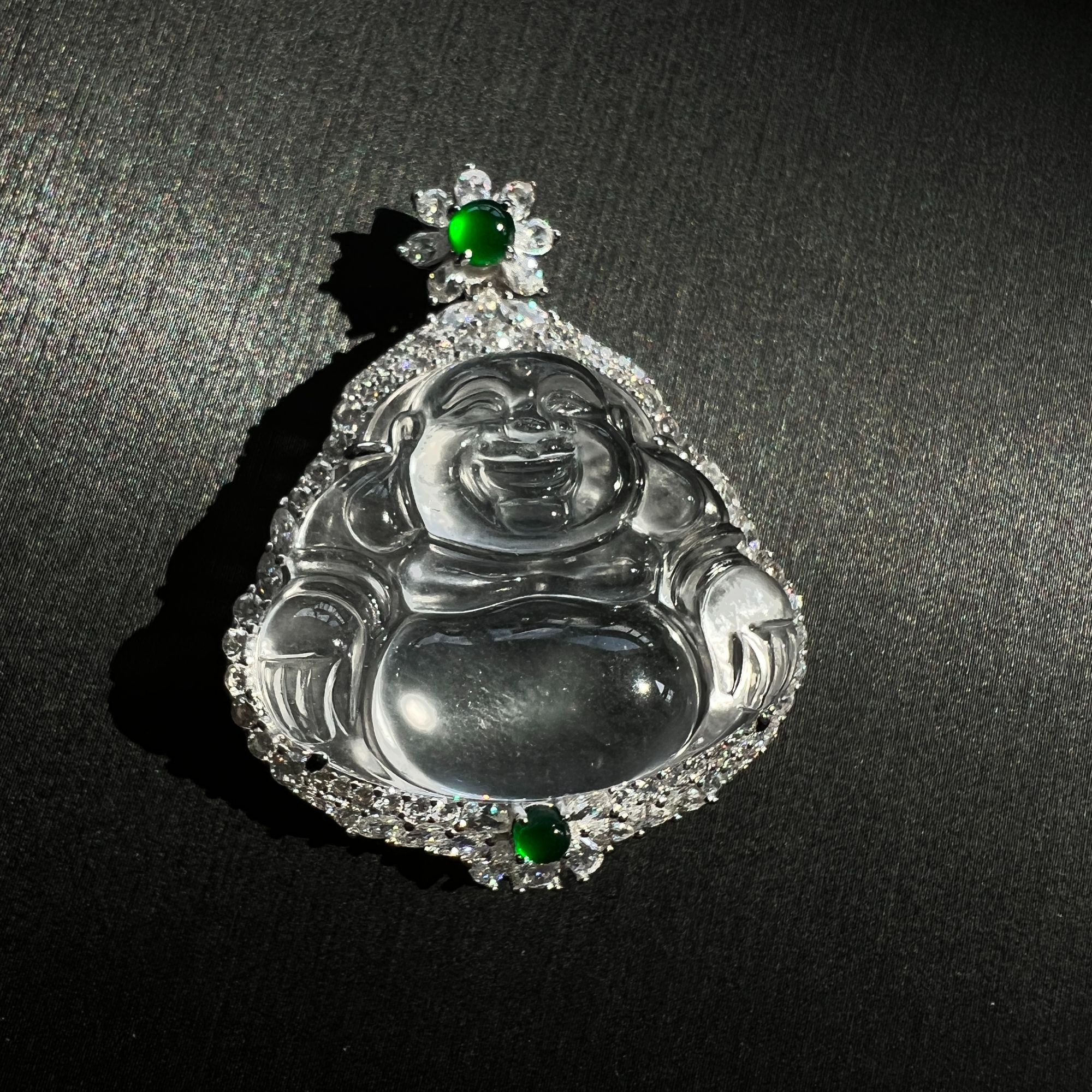 高冰玻璃种水沫子镶嵌佛公大吊坠