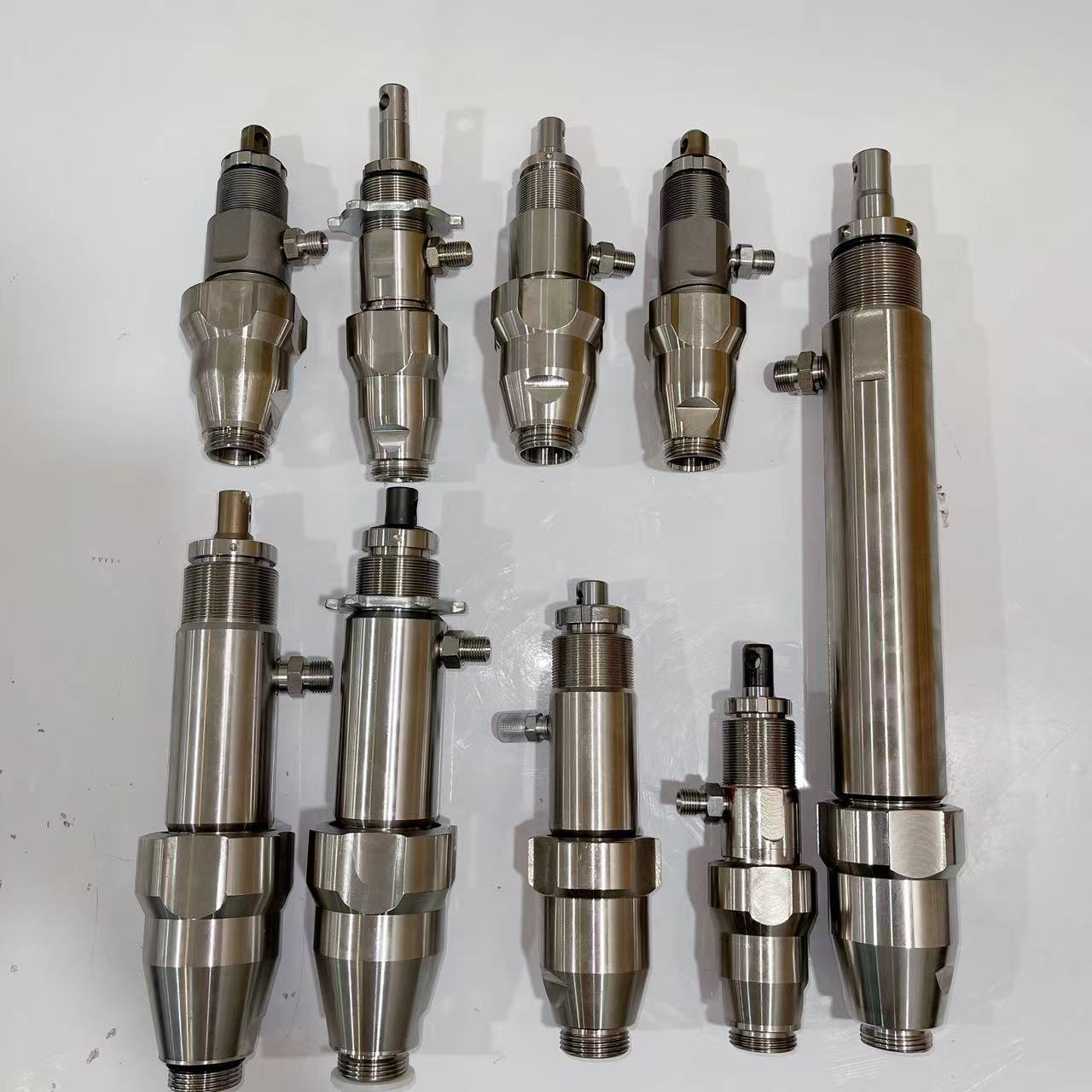 喷涂机泵体390 395 490 495 595 695 700 795喷涂机泵体