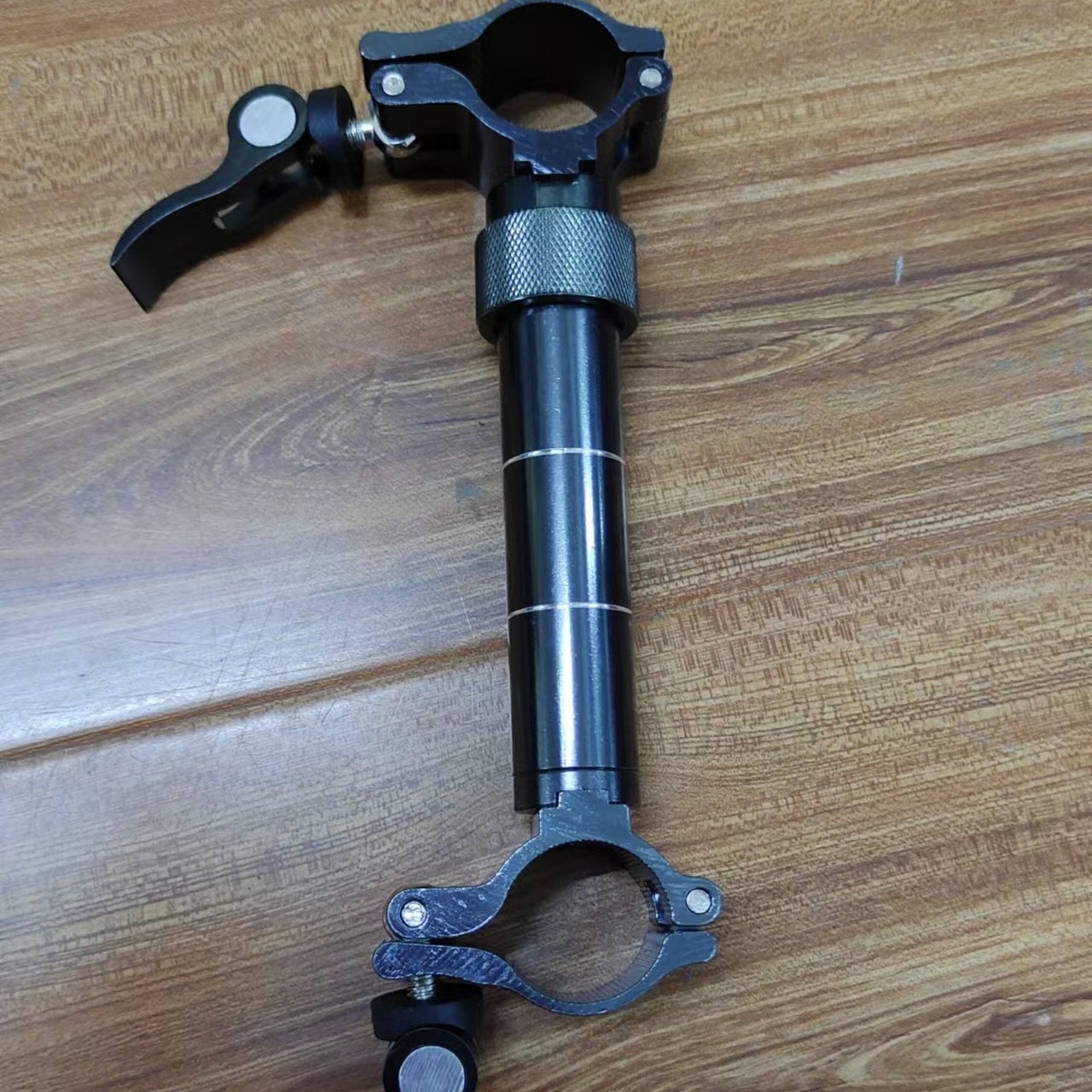 钓椅上的铝镁合金伞架