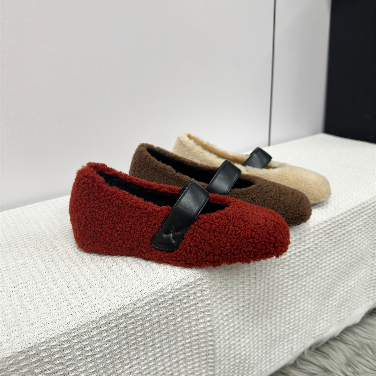 内增高加绒松紧带一脚蹬玛丽珍单鞋时尚休闲魔术贴百搭保暖豆豆鞋