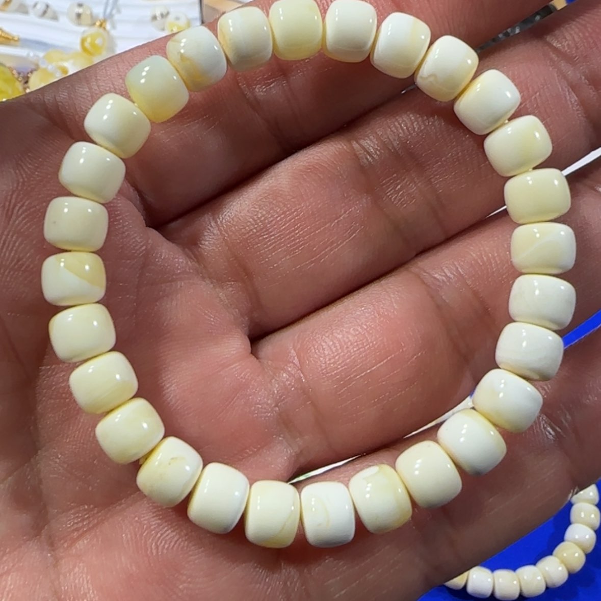 【闪购商品】蜜蜡手串未镶嵌7m瑕疵14手围瓷白