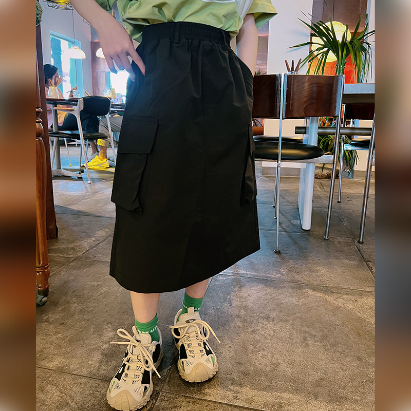 MIKA 2024夏季新品中大女童工装半身裙长裙儿童时尚黑色显瘦百搭