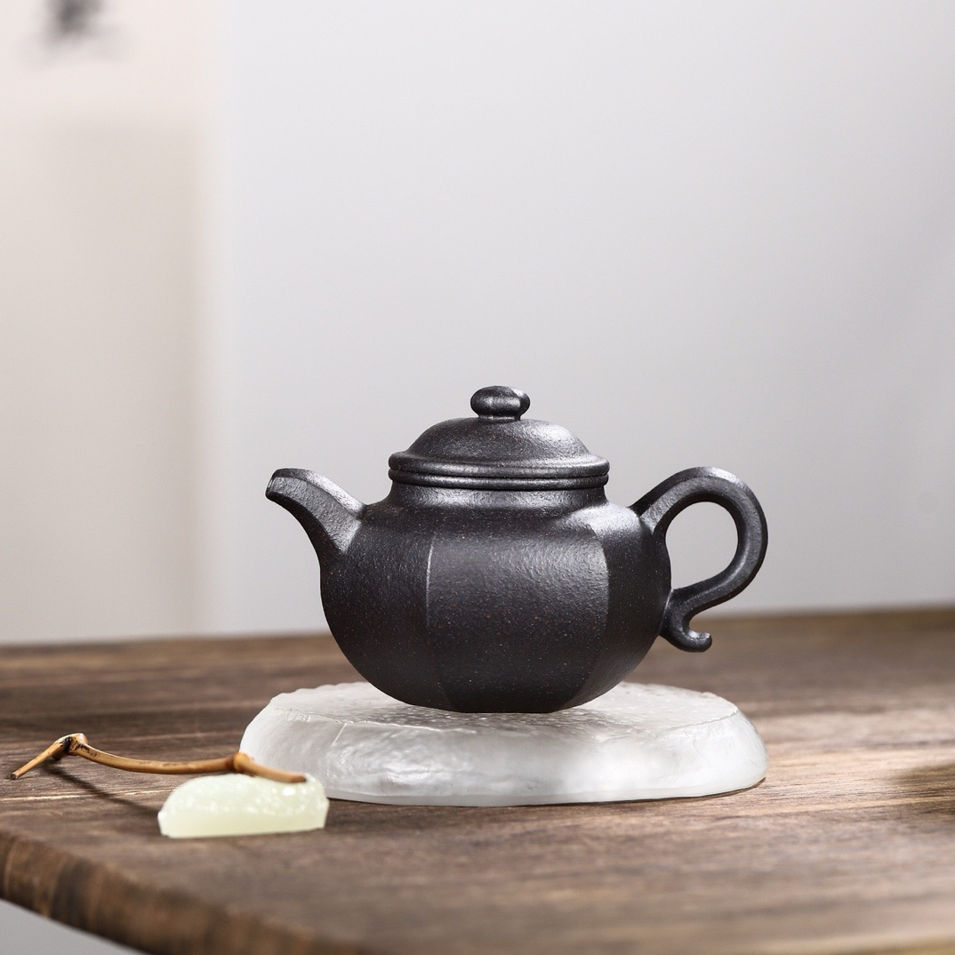 《六方莲子》铁砂泥260cc 精工半手 宜兴紫砂壶 工艺美术师 奚亮