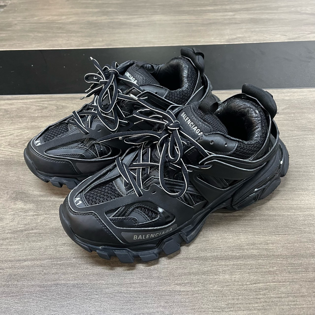 巴黎世家track黑武士 41码无盒 c2902 成色等级：A级 低帮老爹鞋