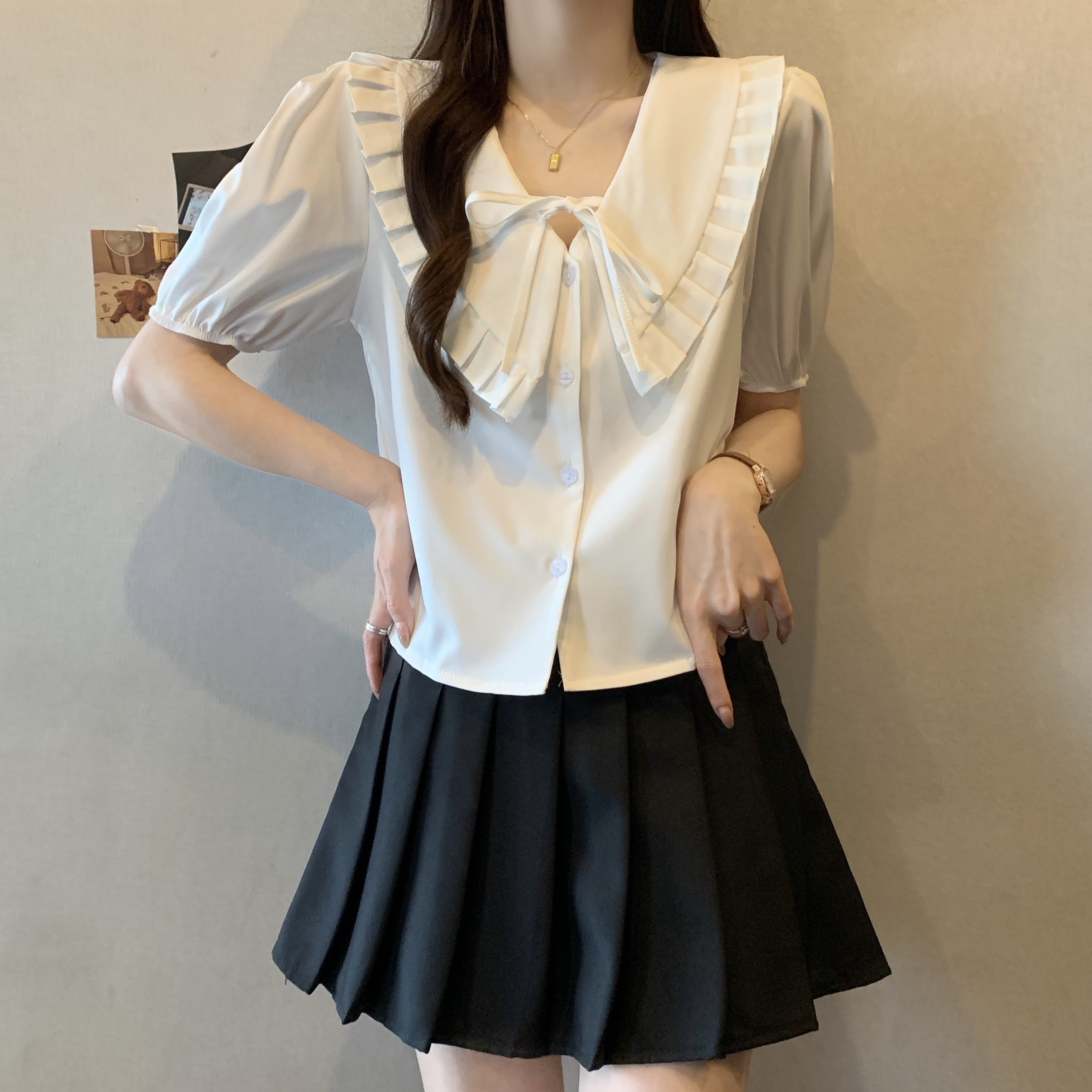 减龄泡泡袖娃娃衫大码短袖衬衣女单排扣法式温柔百褶V领衬衫上衣