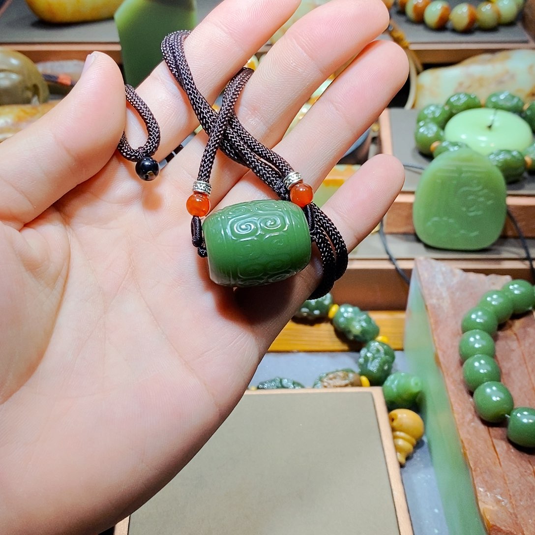 岫岩河磨玉（透闪石质玉）福桶 单珠未镶嵌