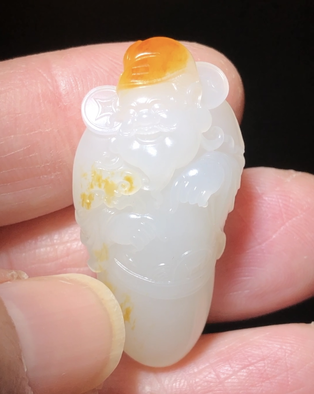 和田玉吊坠俏色财神，曹伟大师作品