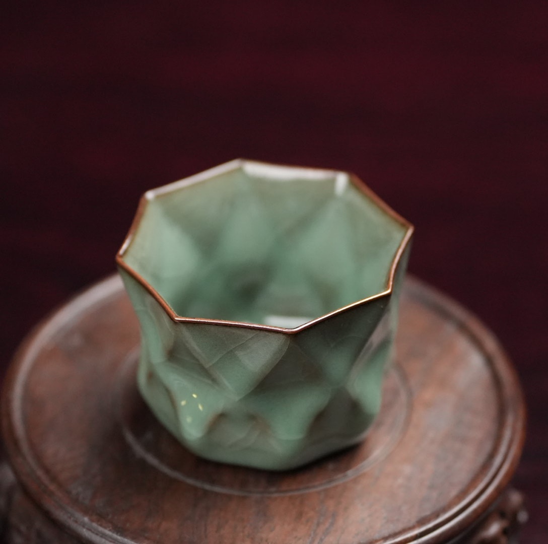 汤忠仁.支钉烧钻石八方杯