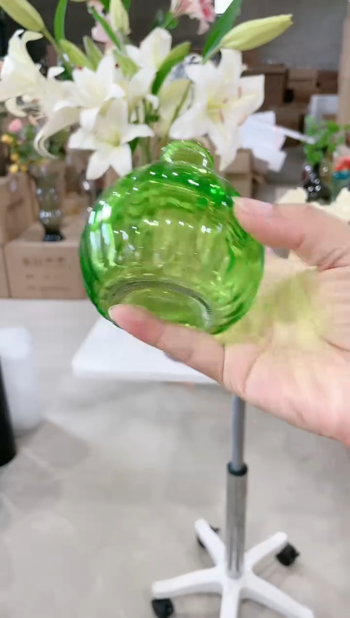 【闪购商品】绿小熏香瓶