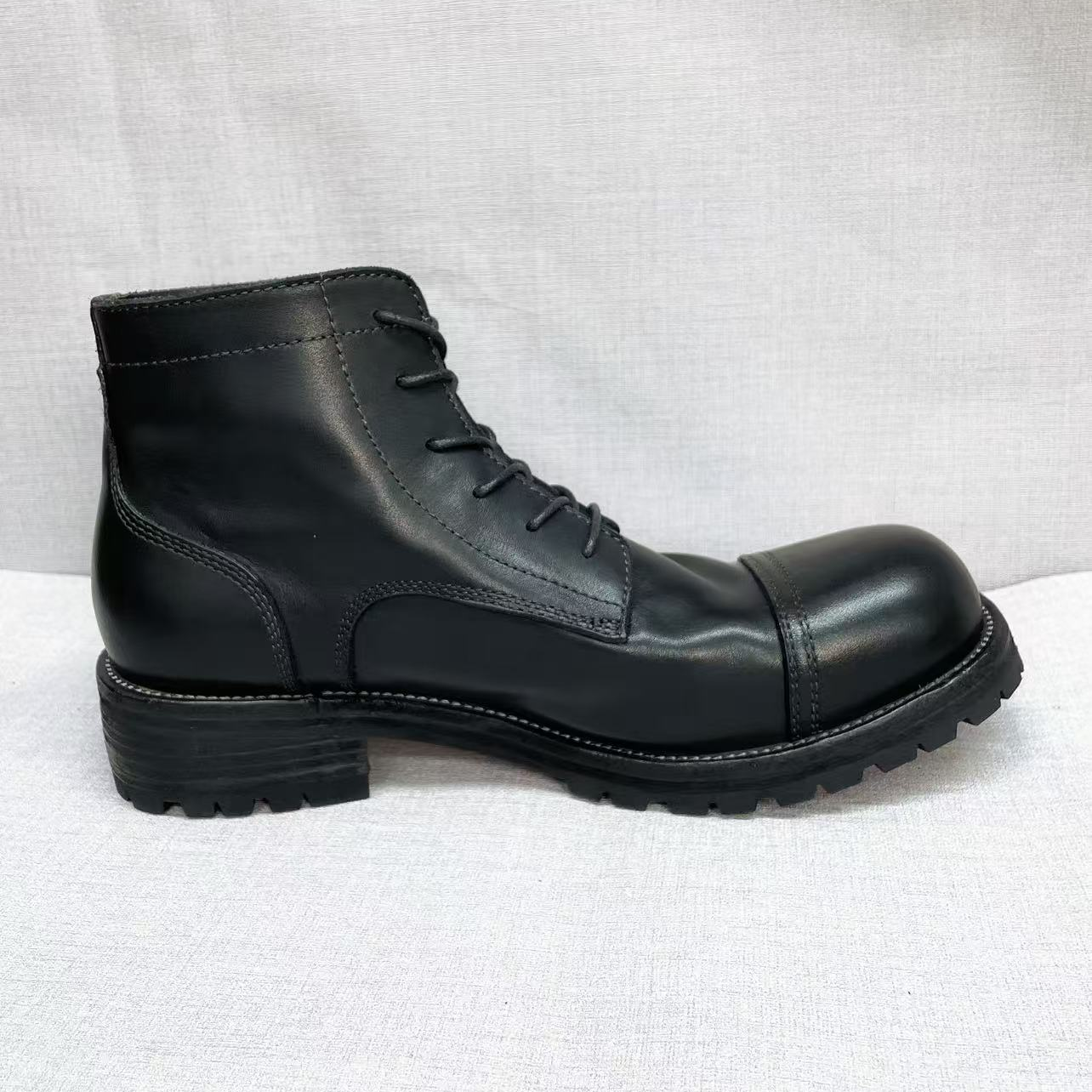 秋冬季男款圆头马丁靴男士英伦风高帮靴黑色真皮皮靴厚底工装靴男