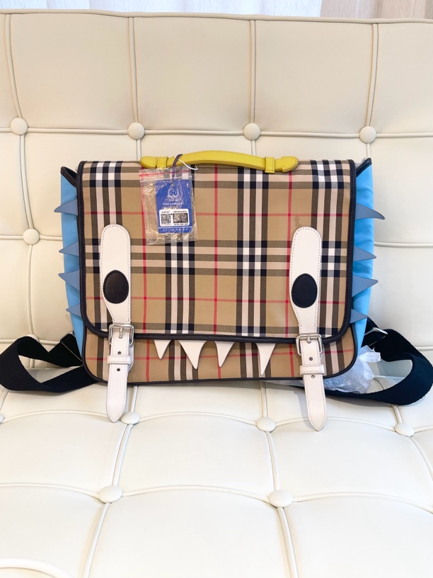 95新 BURBERRY/博柏利 117240 巴宝莉卡通双肩包书包