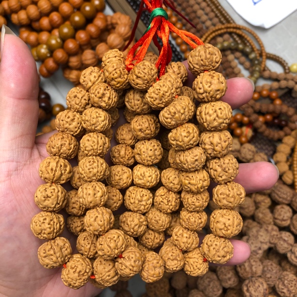 六瓣树王飞碟单圈14-15mm小手持金刚菩提手串