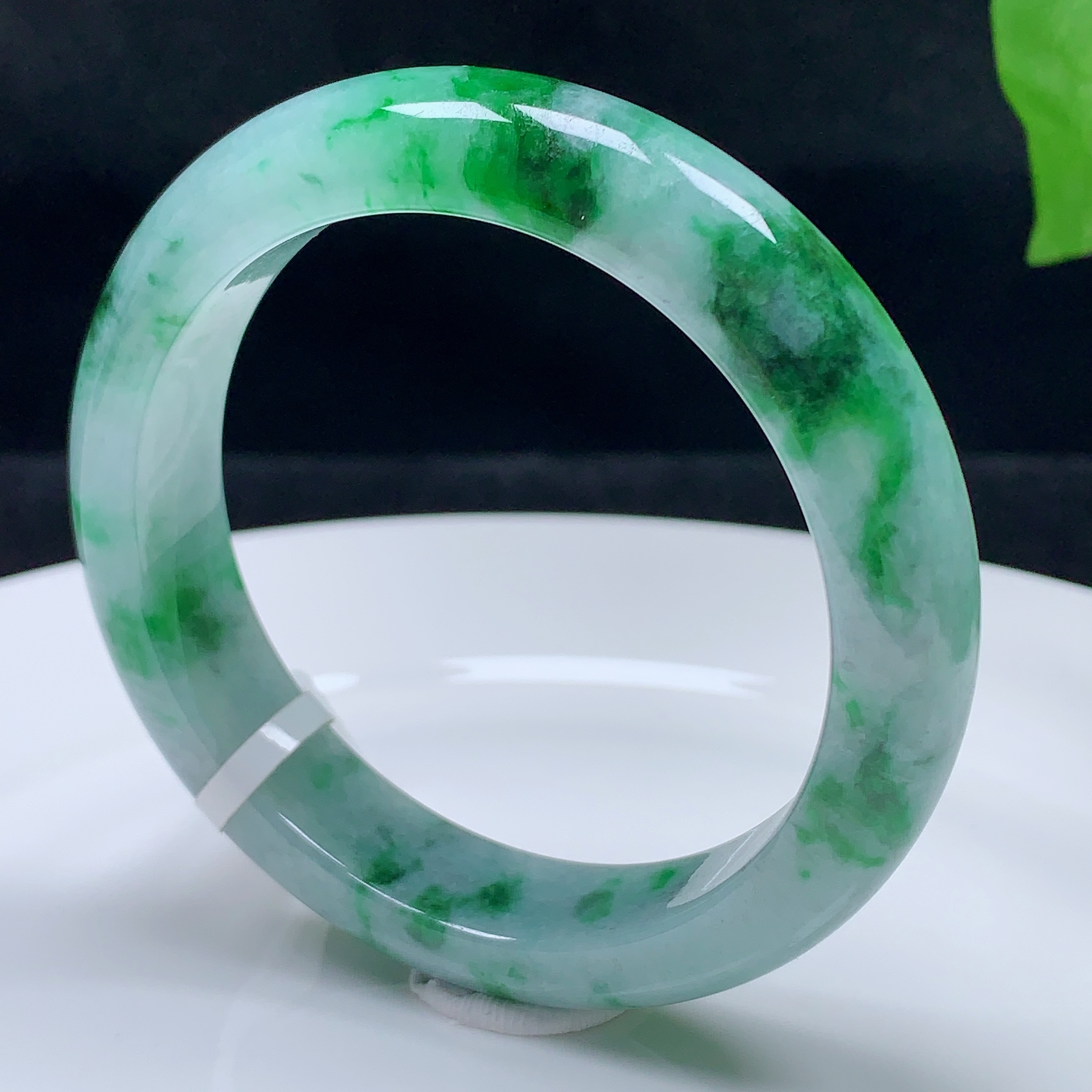 圈口54-55mm 缅甸天然A货翡翠飘阳绿宽边手镯5820