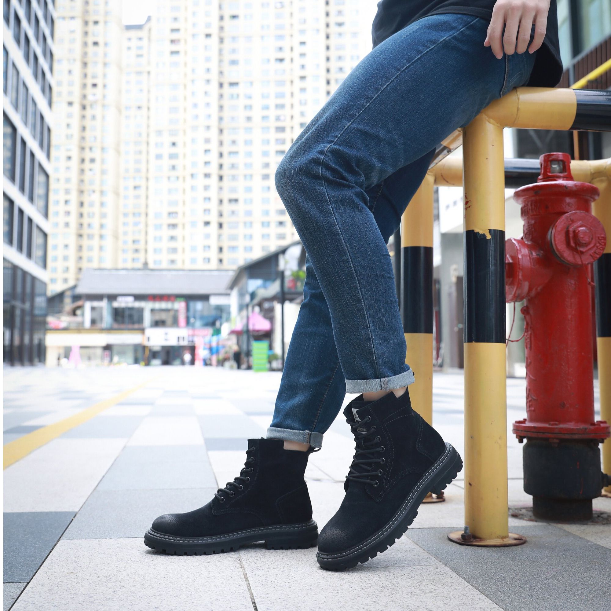 高八度1130休闲马丁靴百搭潮流保暖冬季英伦风防滑户外时尚鞋子