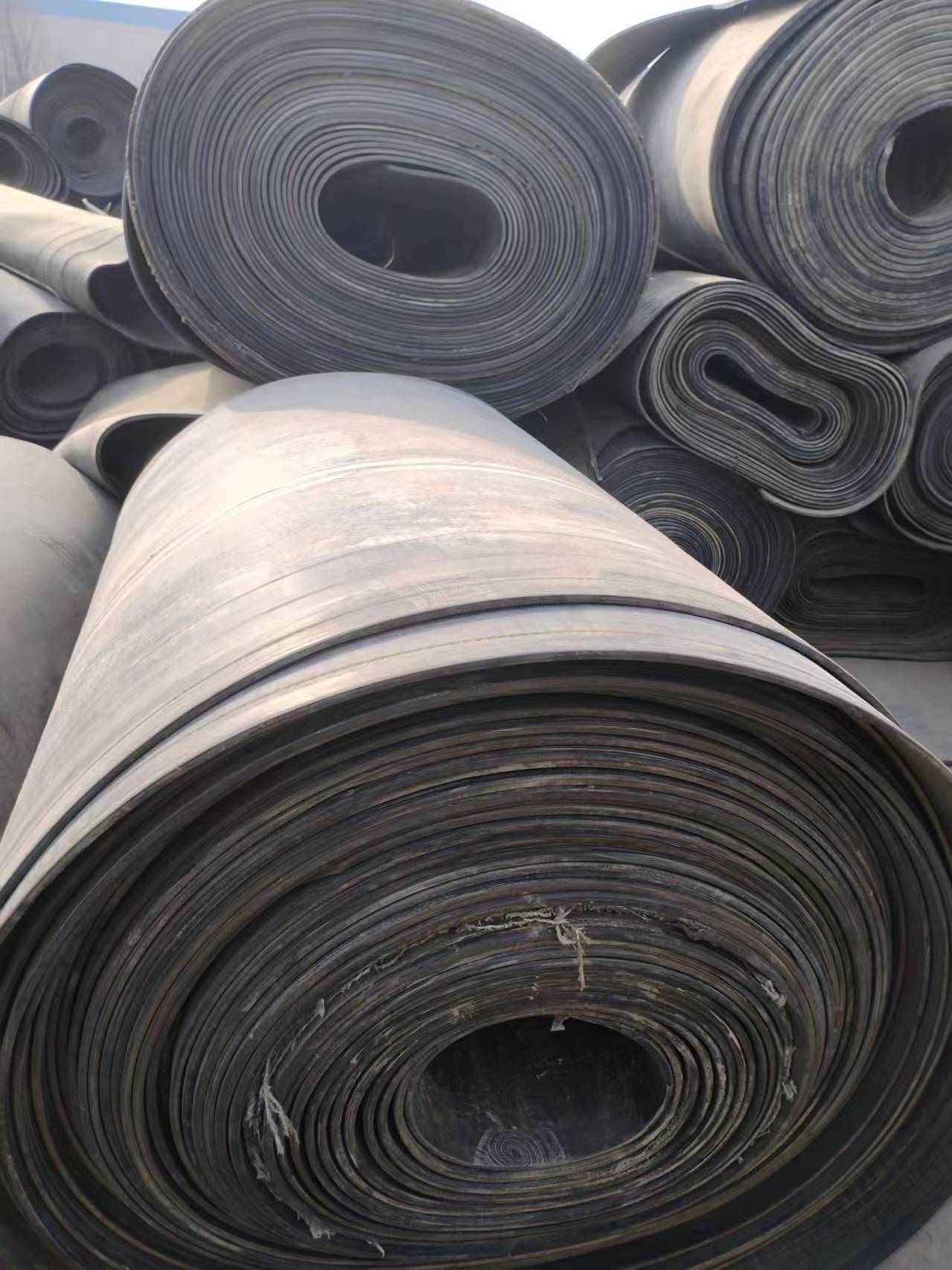 旧输送带耐磨耐用结实铺地面铺车底尼龙线钢丝带