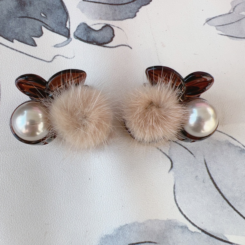 秋冬新款毛毛仿珠小号时尚气质简约轻奢刘海侧边夹抓夹1988+1988