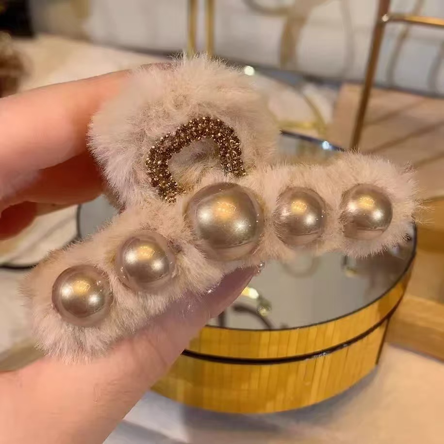 8cm秋冬毛毛绒气质抓夹女后脑勺精致鲨鱼发卡高级感发夹头饰1923