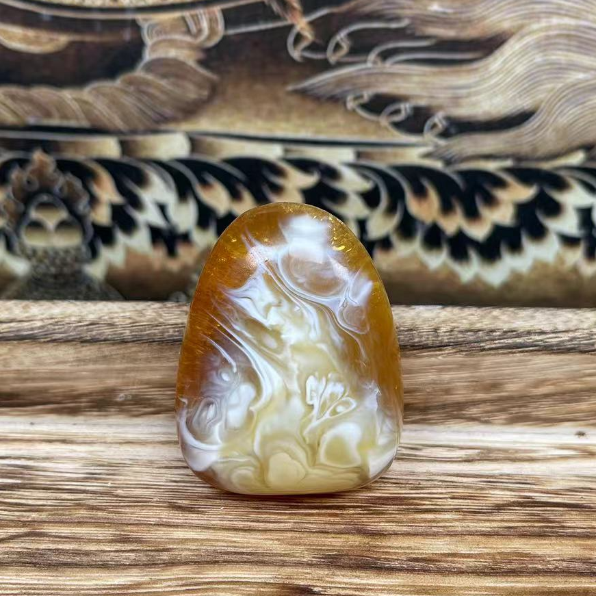 欣毅琥珀蜜蜡溶洞荧光拉丝吊坠水滴