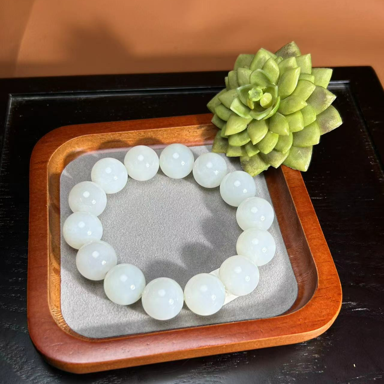 天然精美和田玉95于阗男女款卡16mm圆珠手串手链时尚轻奢玉手串