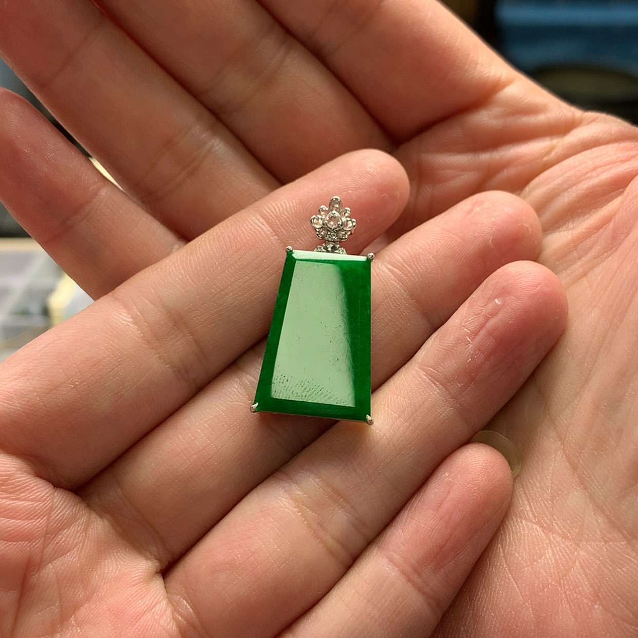 【闪购商品】翡翠颈饰18K金镶嵌小**乖