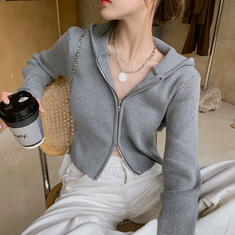 连帽针织衫女拉链开衫2025春秋新款灰色短款上衣秋季带帽毛衣外套