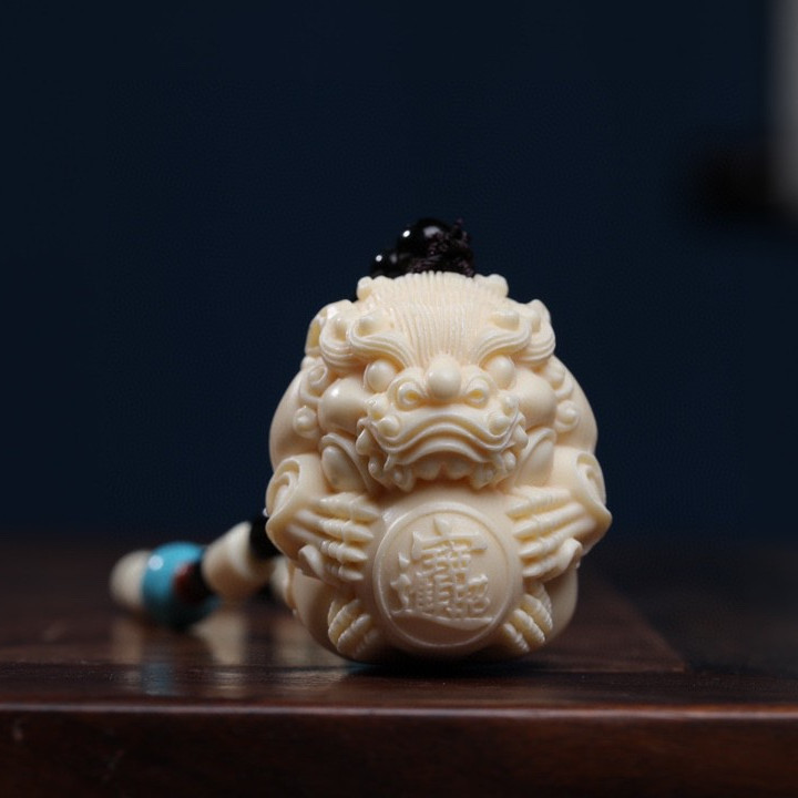 象牙果根雕创意立体貔貅手把件工艺品