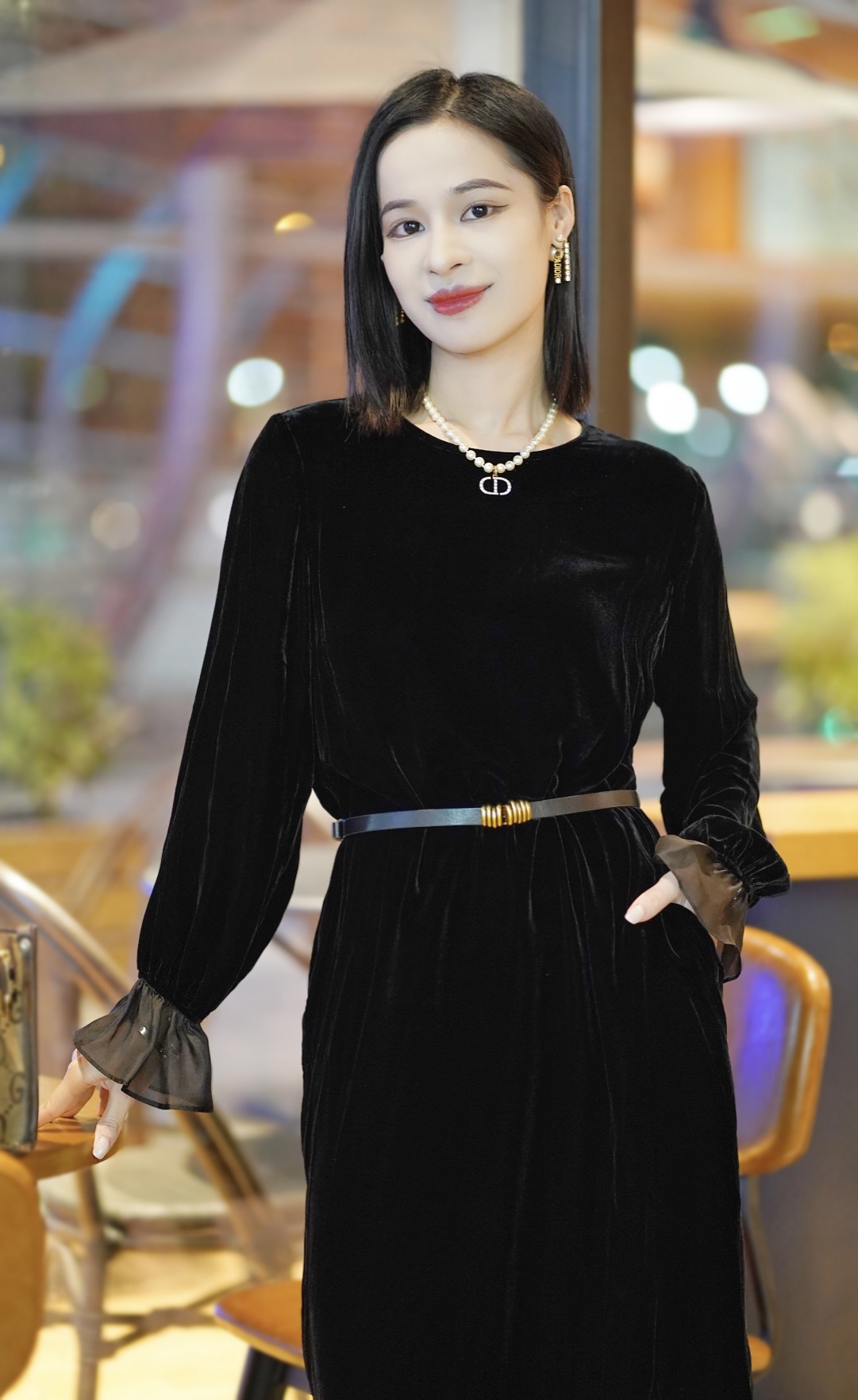 罗美拉品牌 秋冬高级感《黑天鹅》真丝丝绒连衣裙