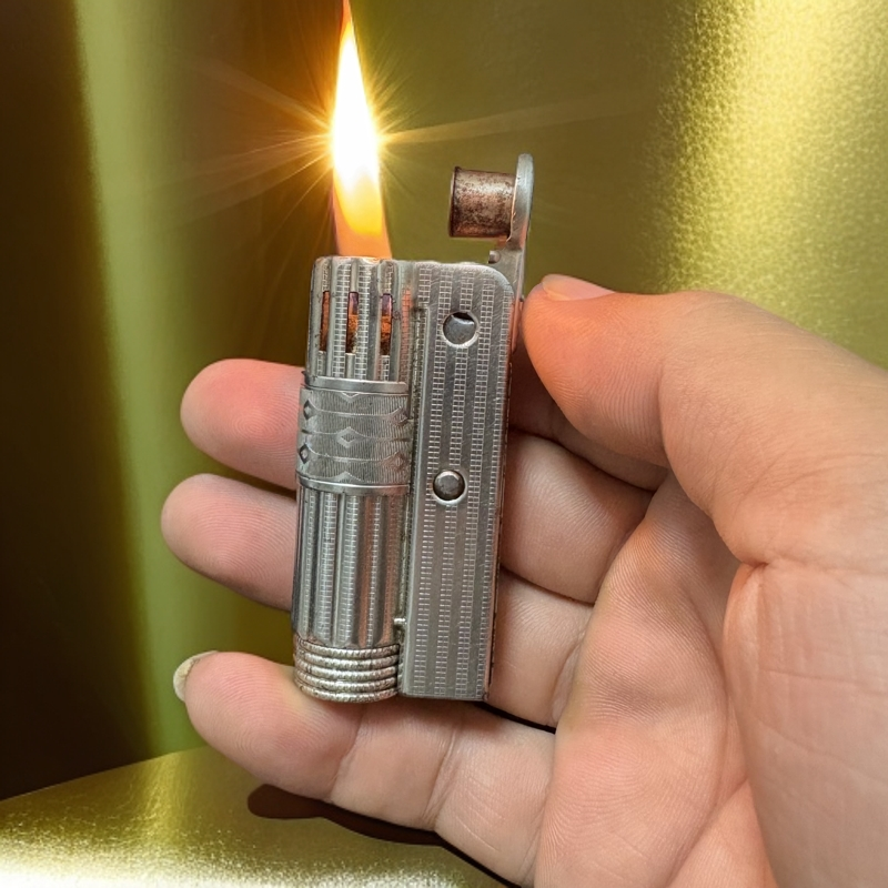 奥地利爱酷大T古董煤油打火机