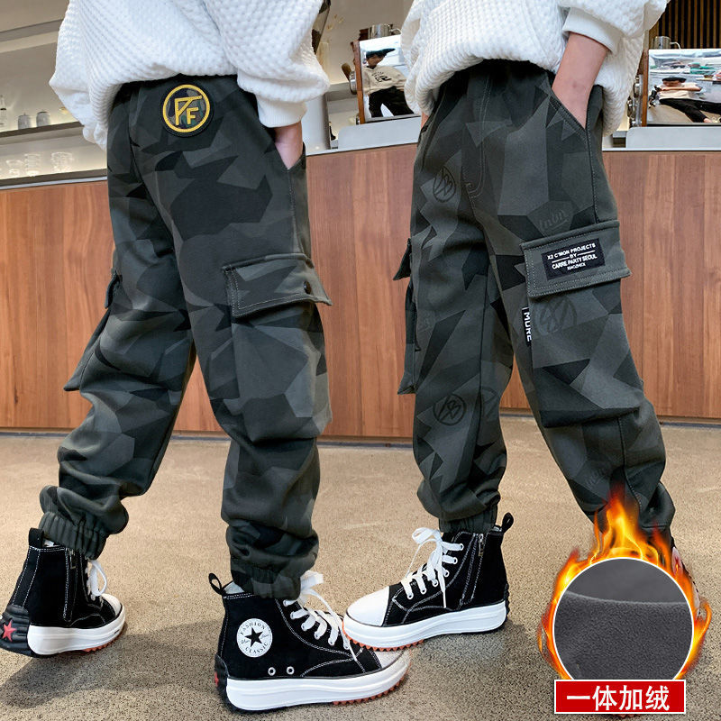男童秋冬款迷彩加绒工装裤2023新款中大童冬季时尚宽松休闲裤子潮