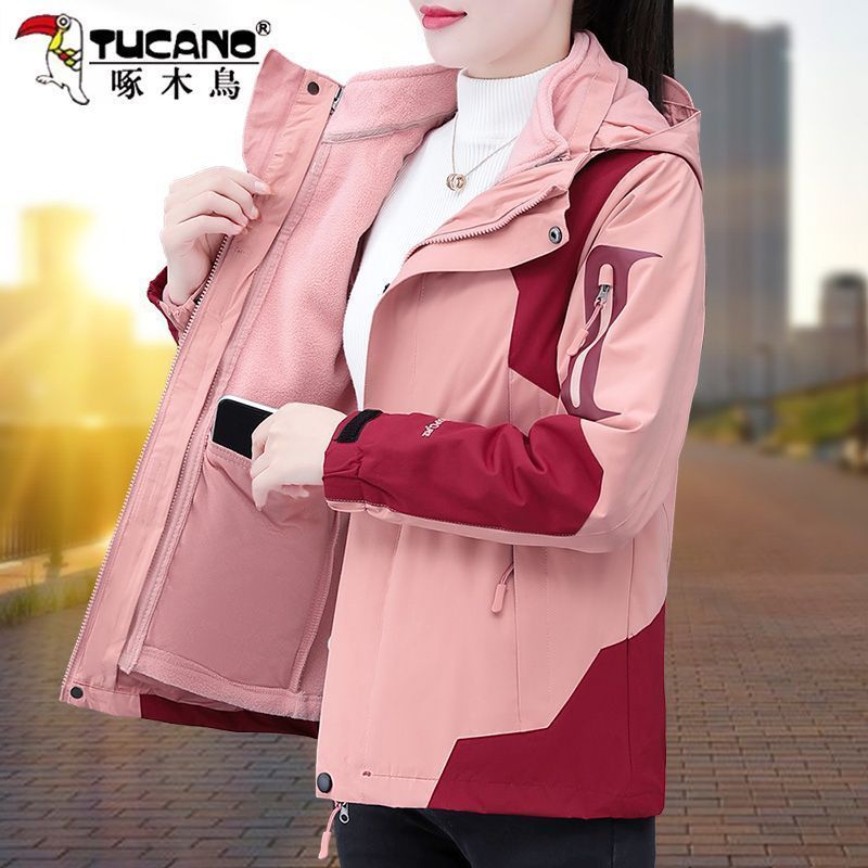 啄木鸟可拆卸冲锋衣两件套女2023秋冬新款防水防风保暖三合一外套