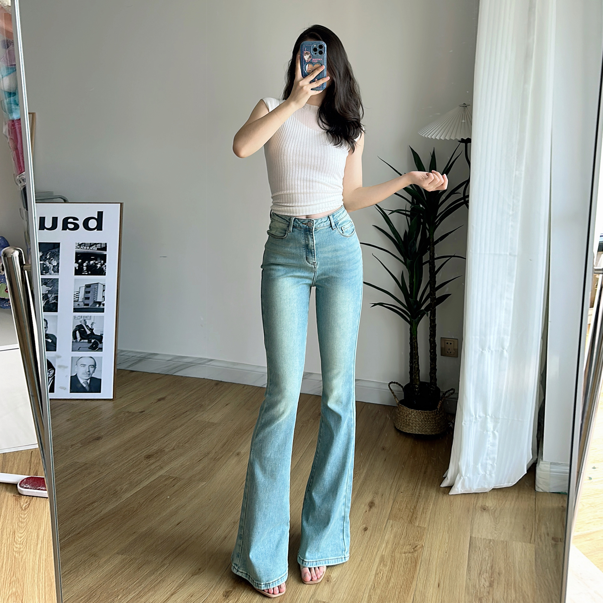 高腰紧身女牛仔裤显瘦修身提臀包臀微喇叭弹力微喇牛仔裤