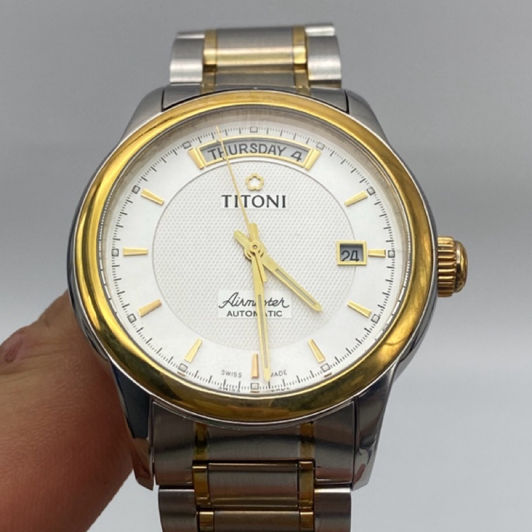 95新 Titoni/梅花 梅花 空霸系列 表径：39mm 公价：一万多