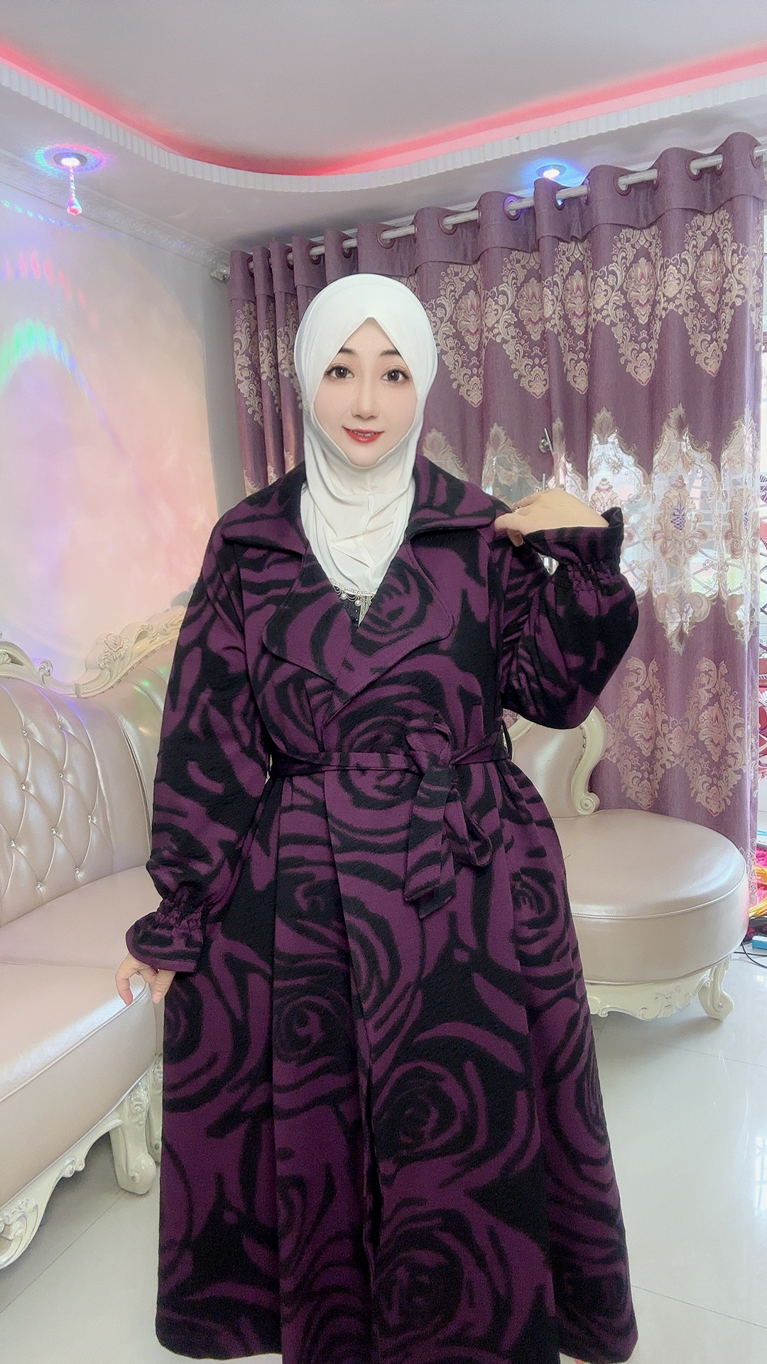 高奢大气玫瑰大衣