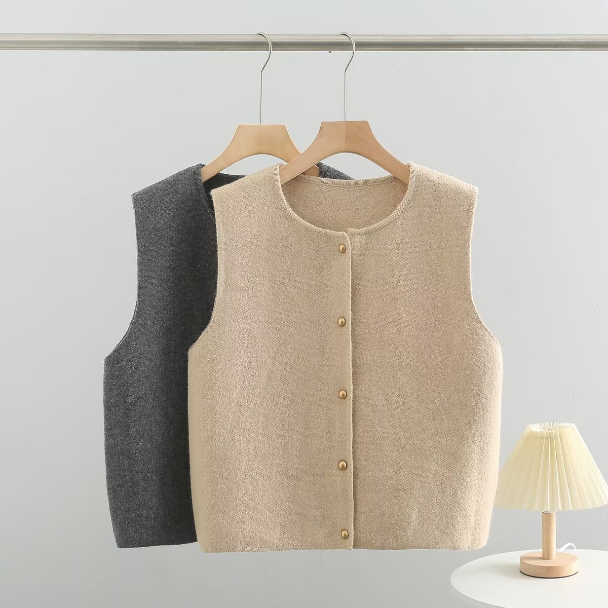 2025胖mm大码秋季新款百搭减龄显瘦休闲大码针织马甲百搭背心