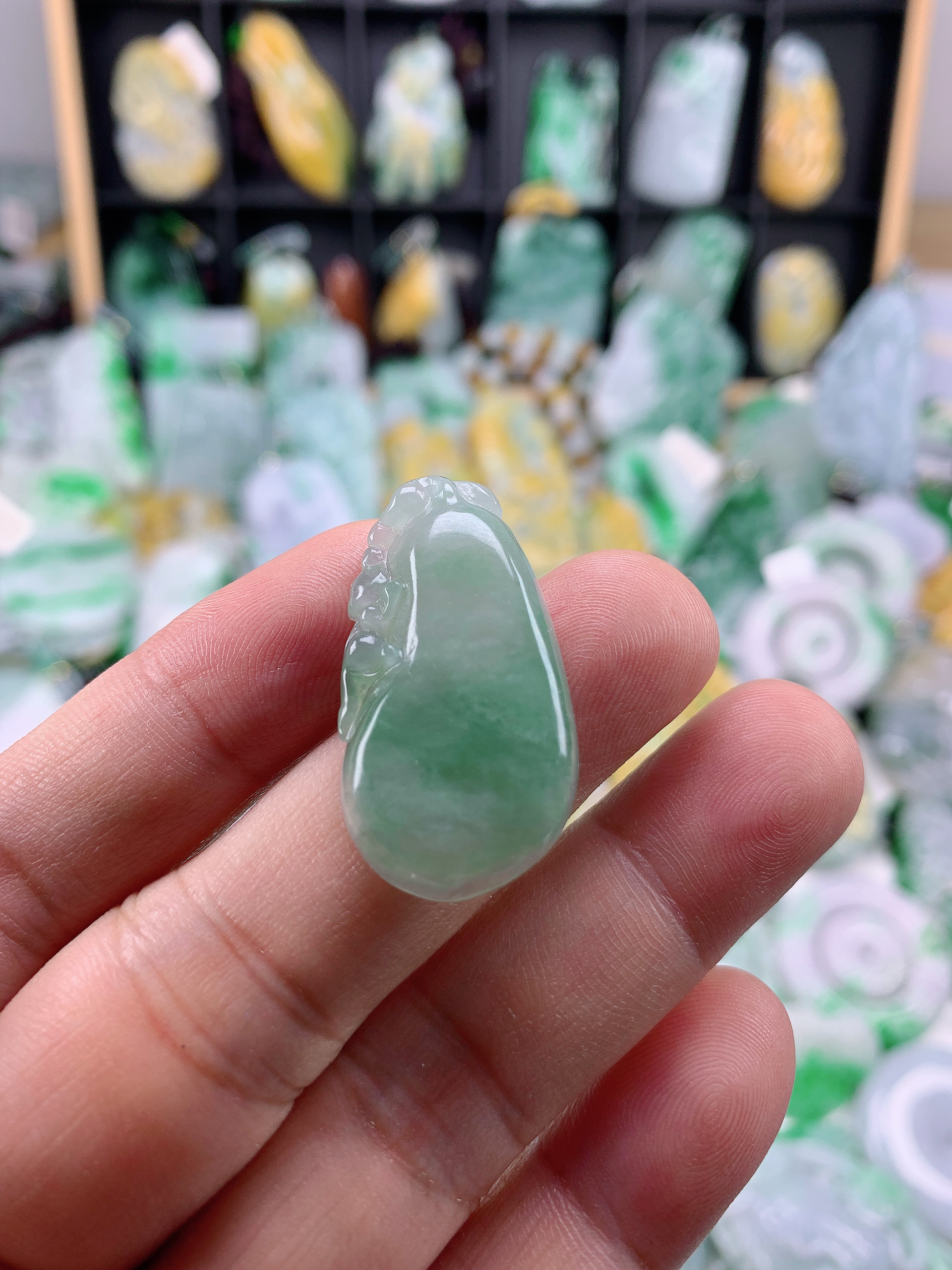 缅甸天然A货翡翠福瓜福贝33.9-17.7-5.3