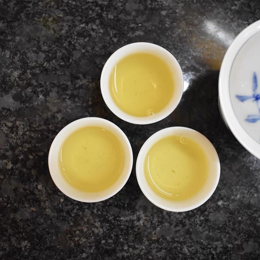 凤凰单丛-凹富后春茶茶头栀子花香甜水回甘