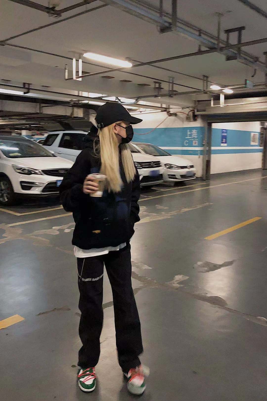 BABY SNAKE新款高腰直筒显瘦酷黑色拖地牛仔裤女字母印花长裤水洗
