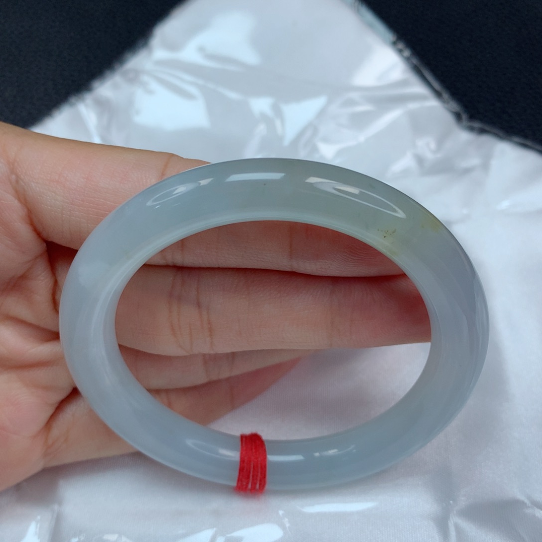 翡翠手镯未镶嵌天然