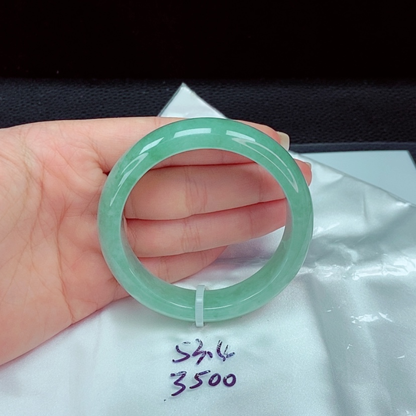 【闪购商品】翡翠手镯未镶嵌睿****?