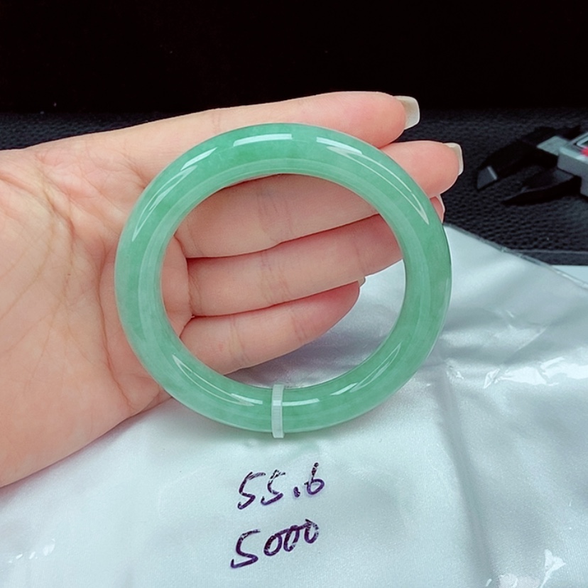 【闪购商品】翡翠手镯未镶嵌黄*婆