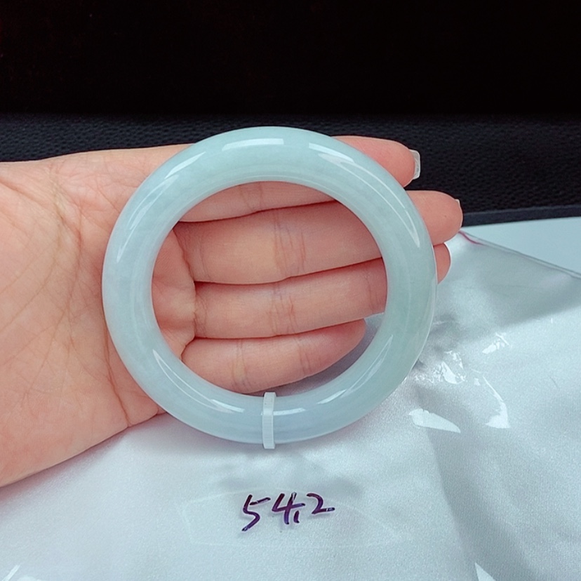 【闪购商品】翡翠手镯未镶嵌请****姐