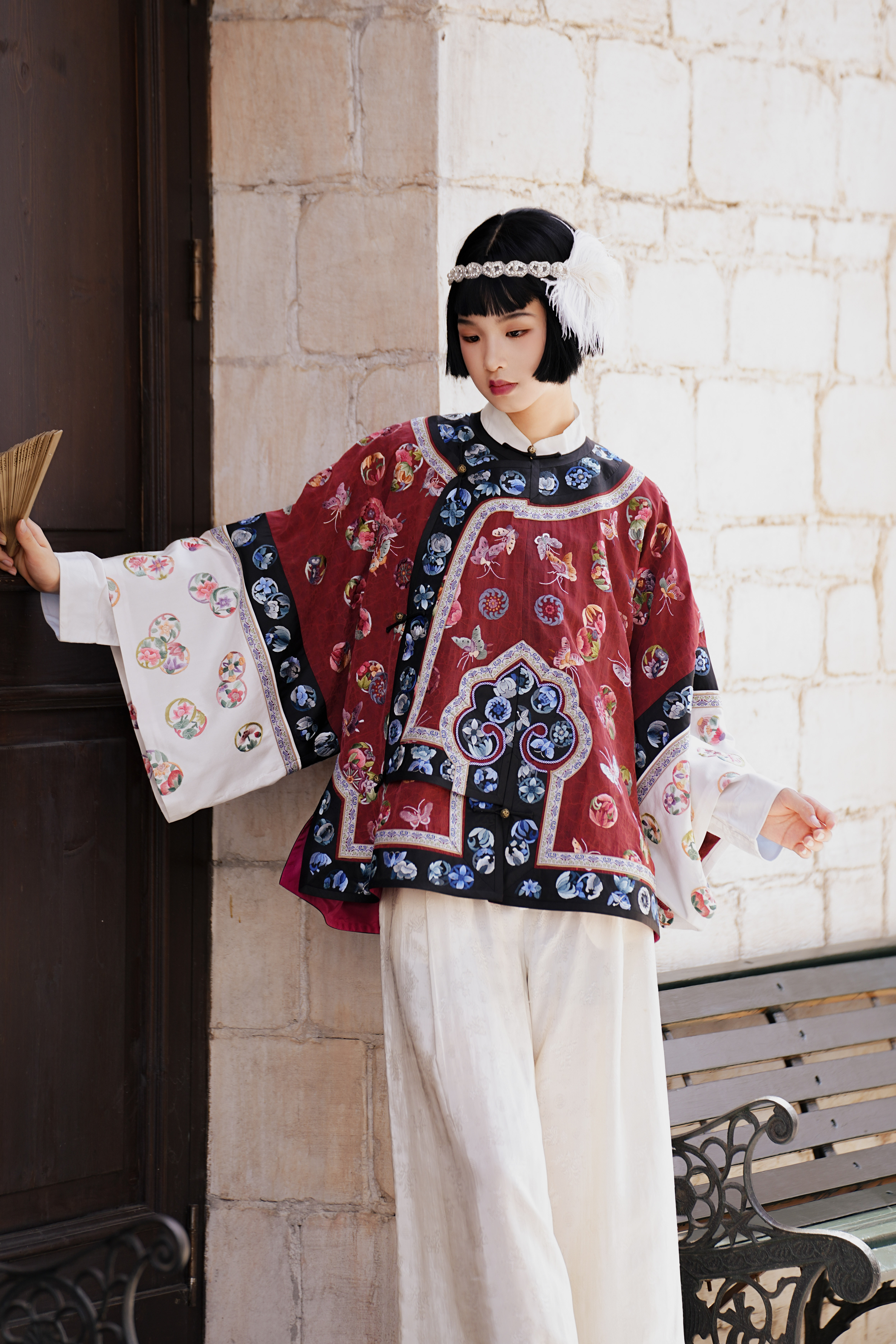 归藏雅集中式手工刺绣龟纹皮球花满绣酒红色上衣中国风